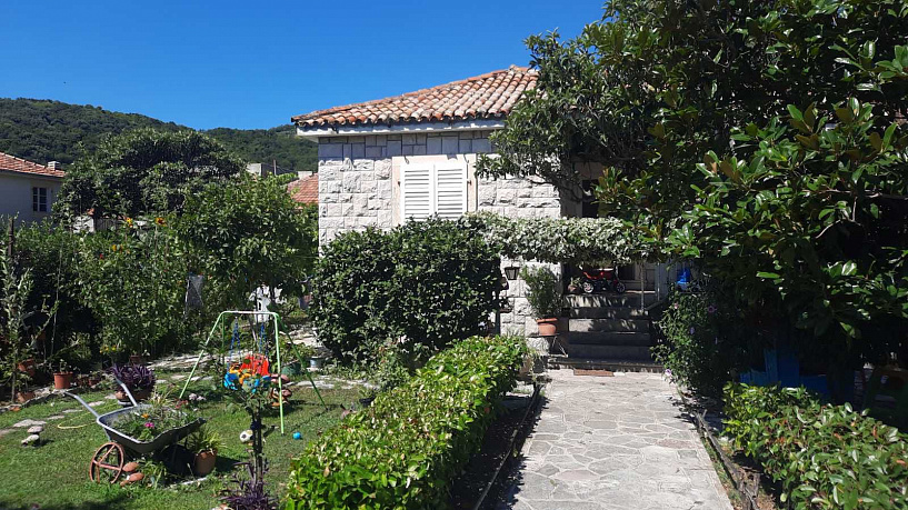 House on the first line from the sea in Herceg Novi